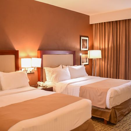 Holiday Inn Leon By Ihg Exterior foto