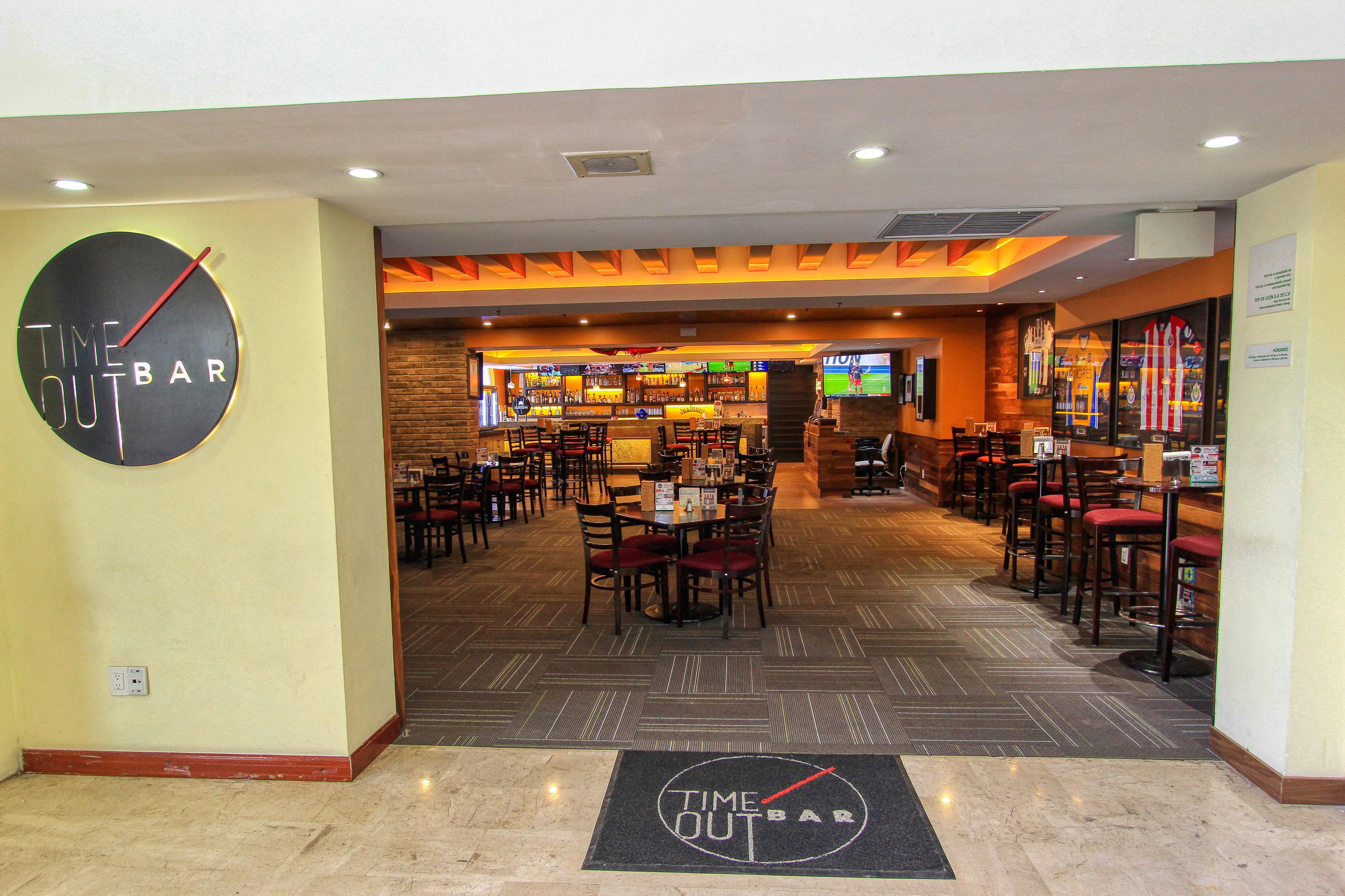 Holiday Inn Leon By Ihg Exterior foto