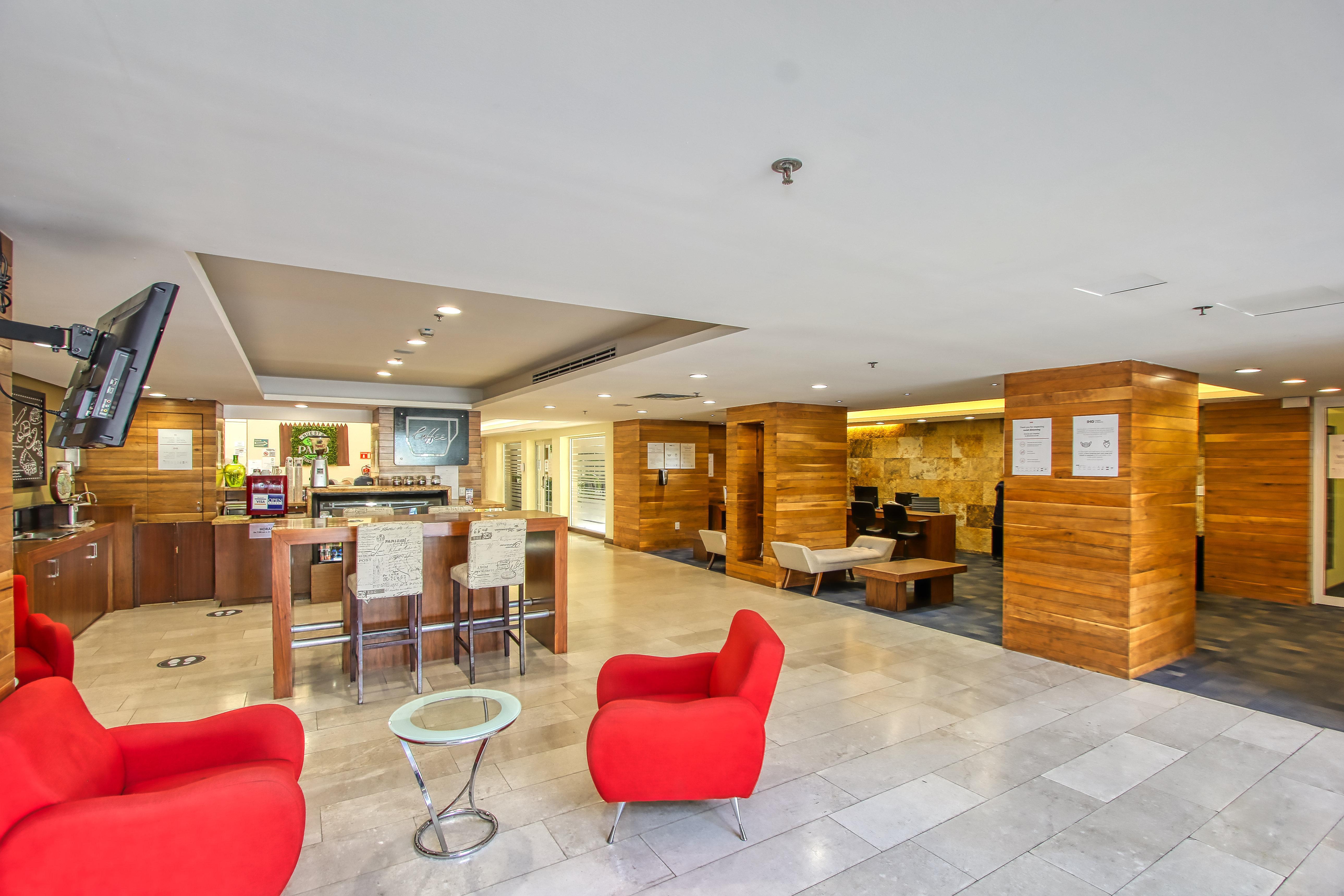 Holiday Inn Leon By Ihg Exterior foto