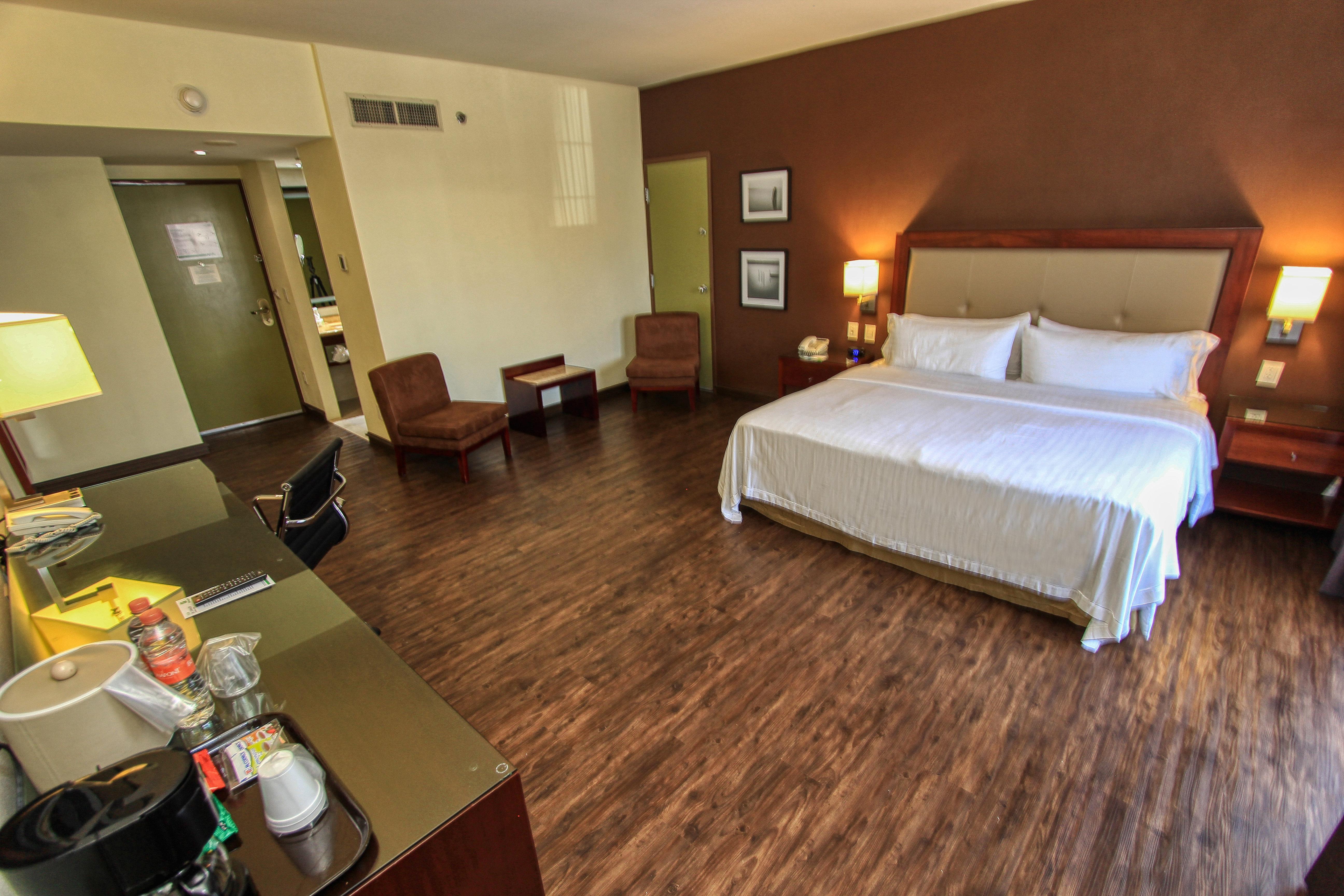 Holiday Inn Leon By Ihg Exterior foto