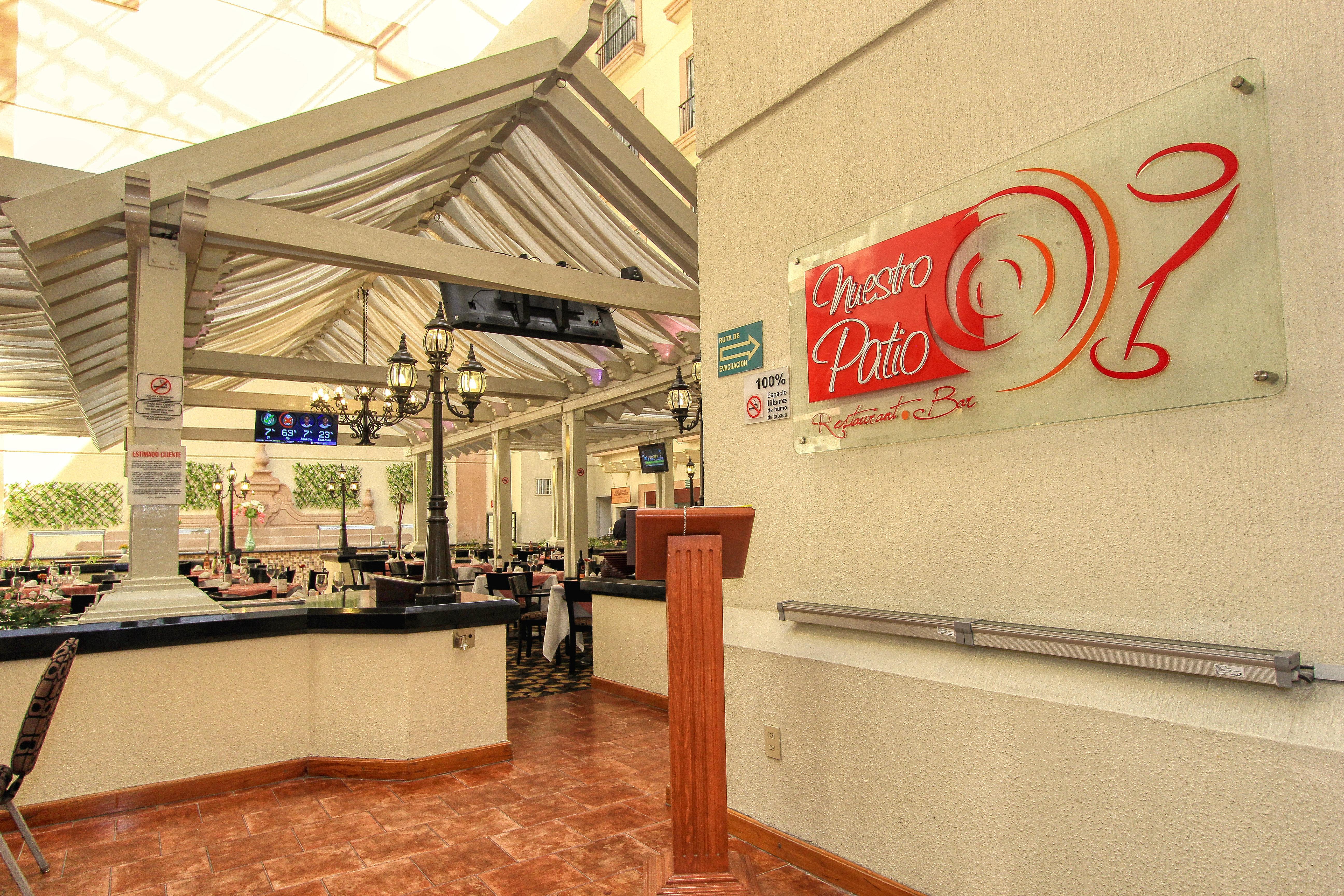 Holiday Inn Leon By Ihg Exterior foto