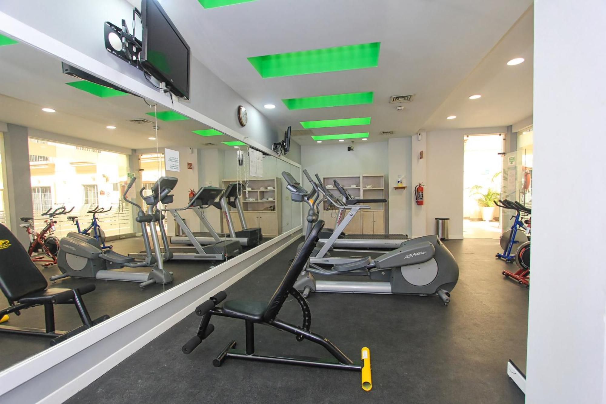 Holiday Inn Leon By Ihg Exterior foto