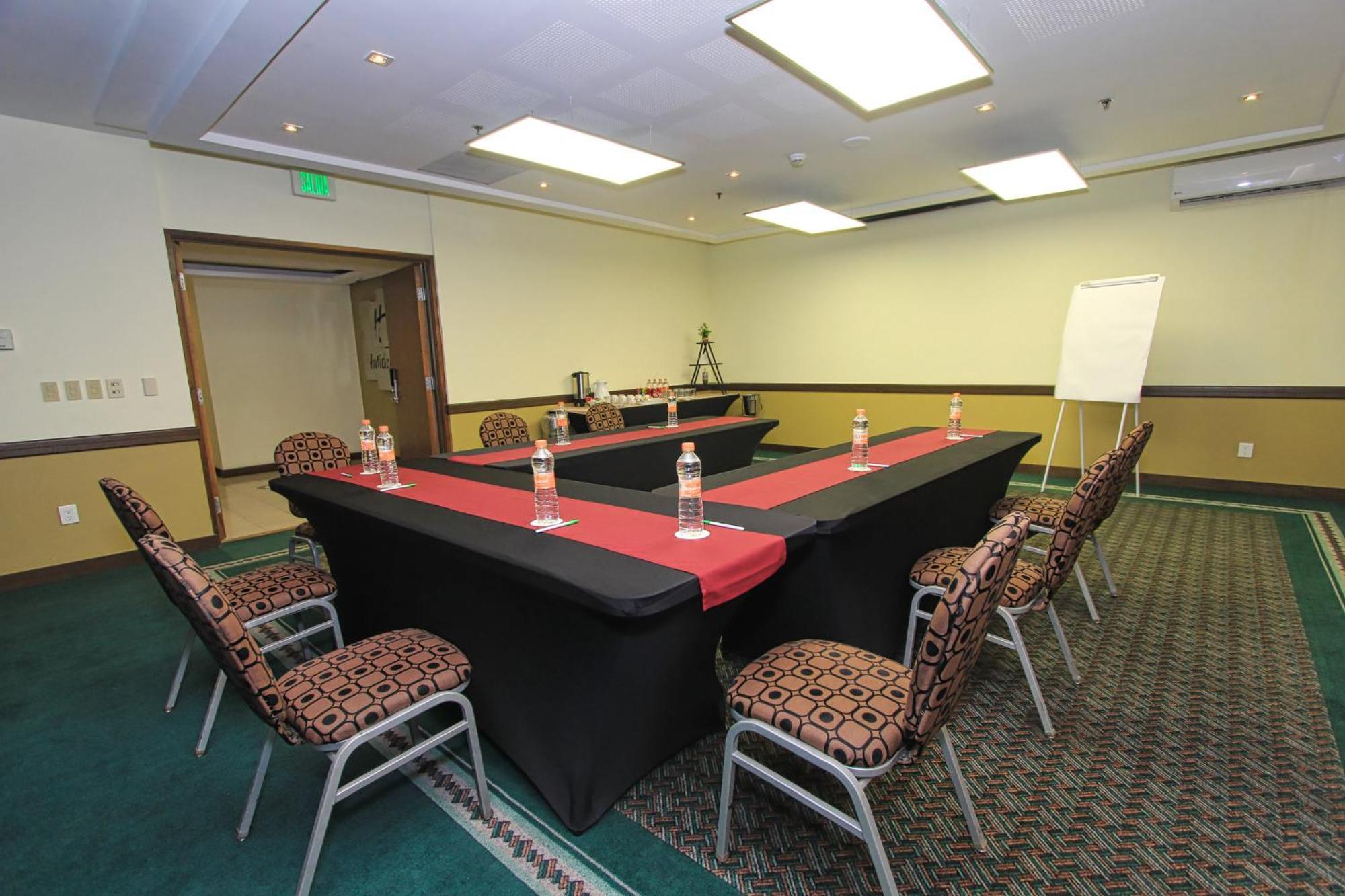 Holiday Inn Leon By Ihg Exterior foto