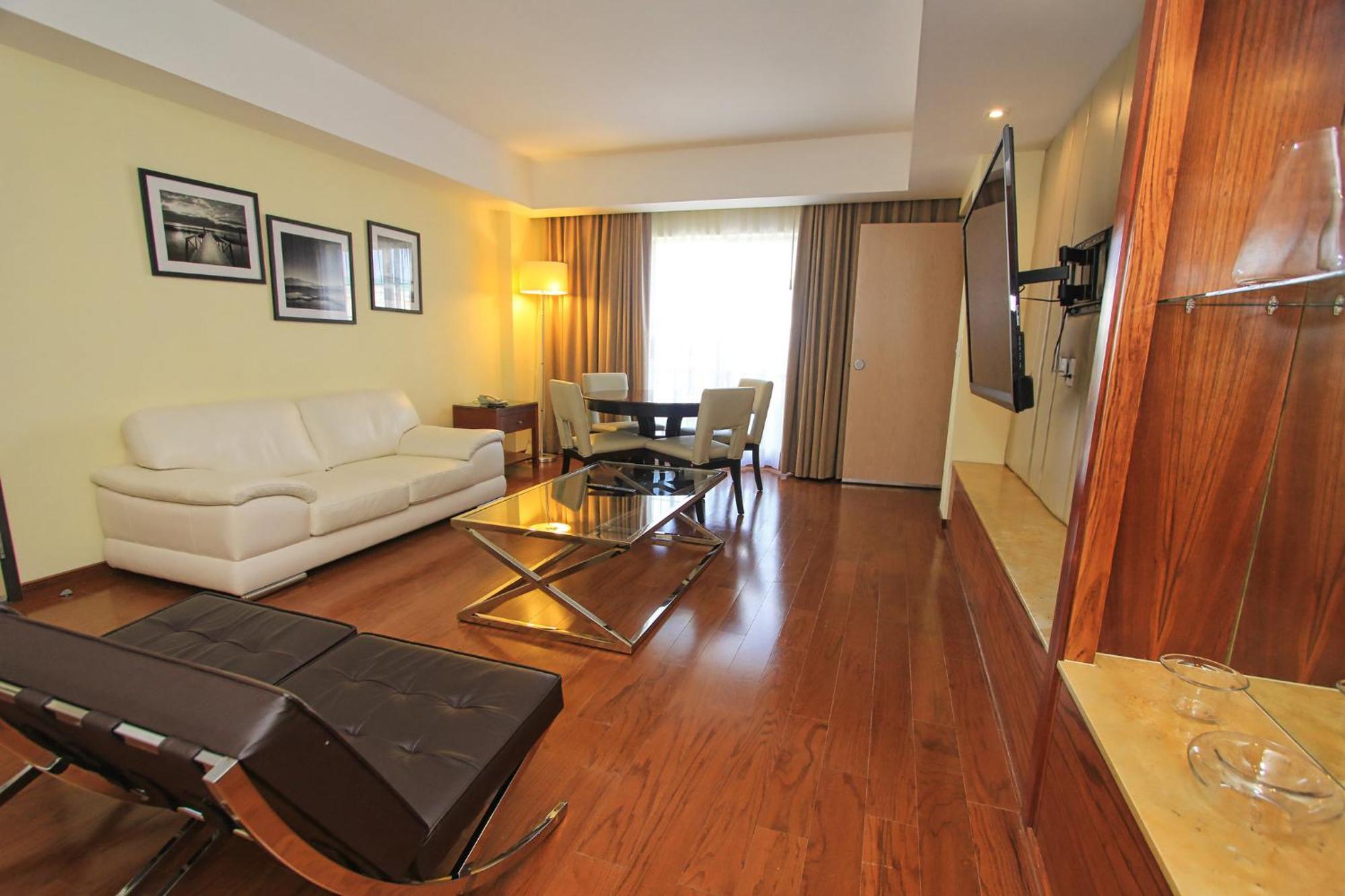 Holiday Inn Leon By Ihg Exterior foto